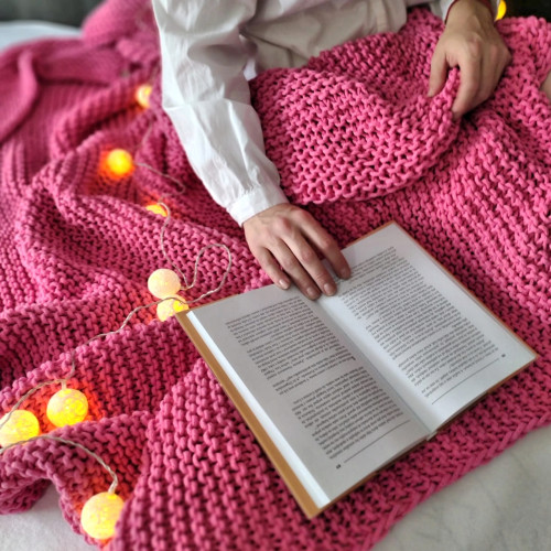 štrikovaná deka - sýto ružová farba